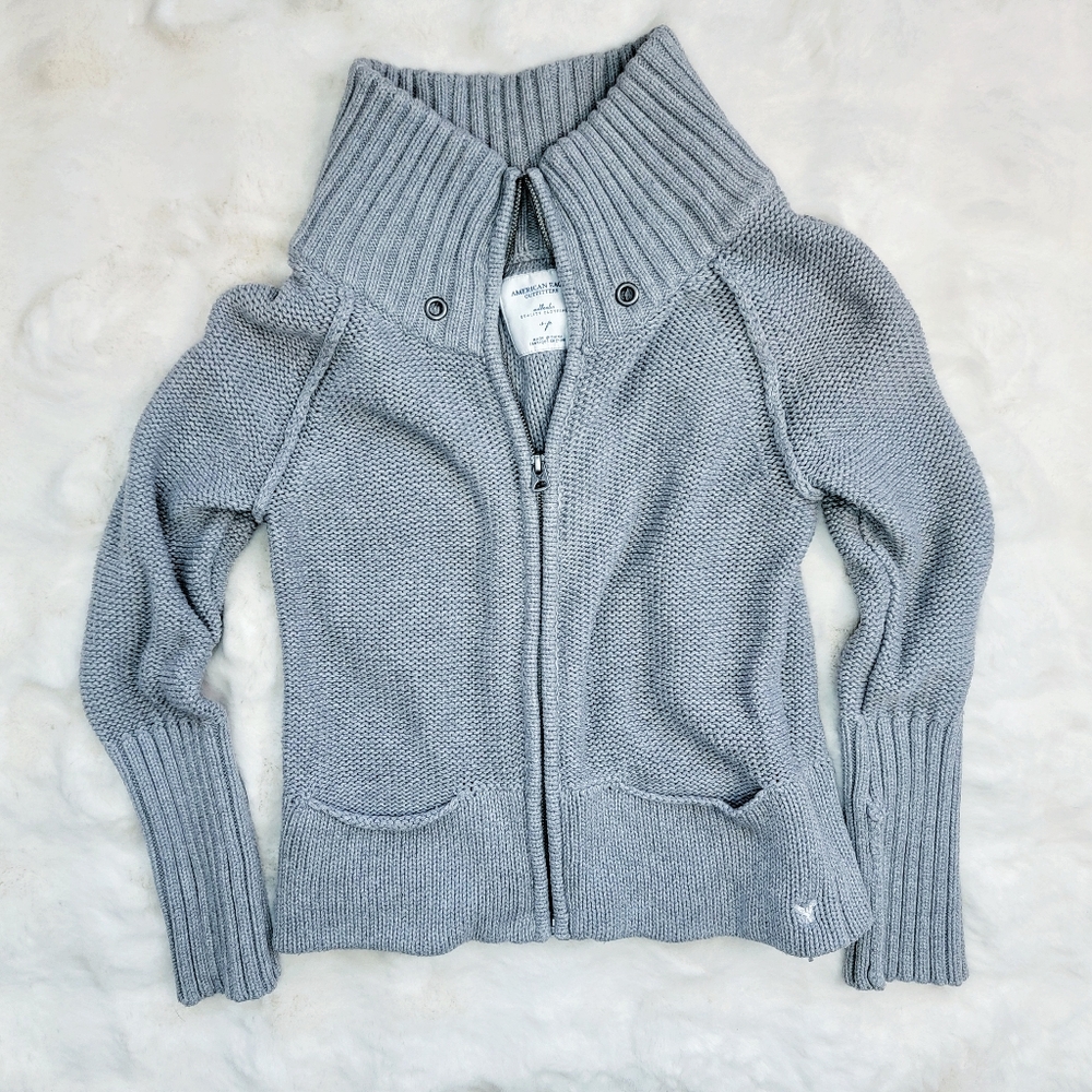 🕊️American Eagle Gray Zip Up Sweater size Small